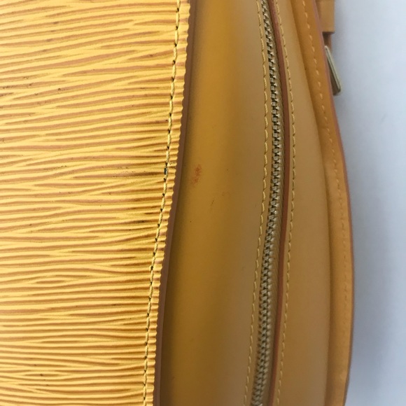 Louis Vuitton Mabillon 865698 Epi Leather Backpack - Picture 3 of 13